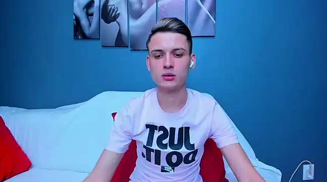 Snapshot of andboyfor6 chatting on 01/31/25, 10:10 andboyfor6 online show from 01/31/25, 10:10