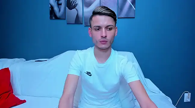 Snapshot of andboyfor6 chatting on 02/18/25, 05:09 andboyfor6 online show from 02/18/25, 05:09