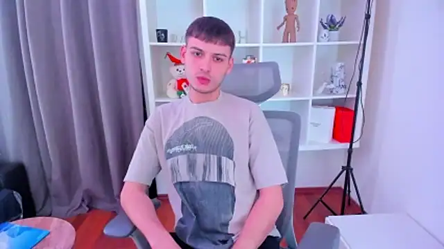 andboyfor6 online show from 04/29/26, 11:47