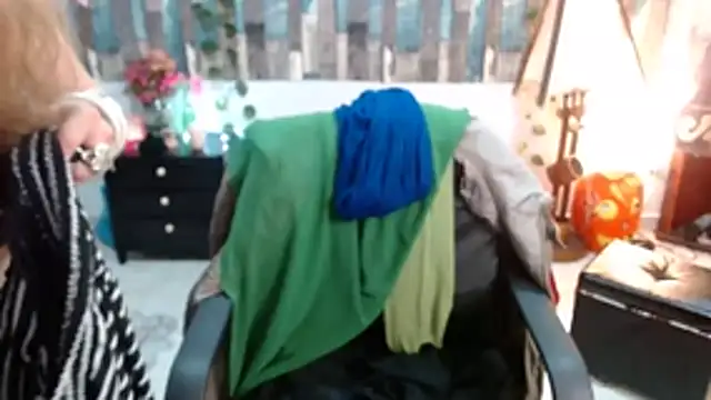 KarimaSarabe online show from 11/04/25, 09:36