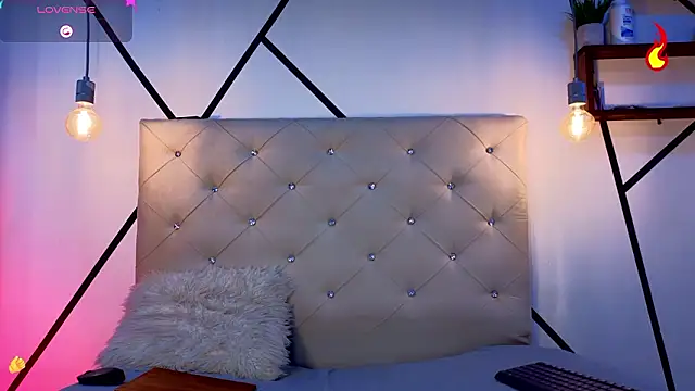 Snapshot of violetasimonz chatting on 02/10/26, 09:19 violetasimonz online show from 02/10/26, 09:19