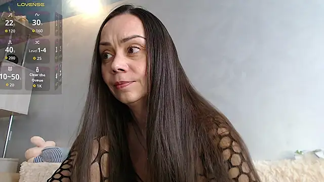 Snapshot of Fire_Sally chatting on 05/05/26, 10:34 Fire Sally online show from 05/05/26, 10:34