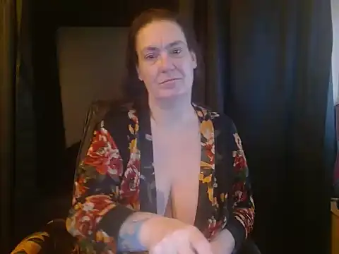 Snapshot of SimoneMoore chatting on 02/23/25, 09:48 SimoneMoore online show from 02/23/25, 09:48