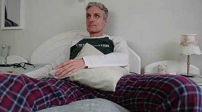 StrongBill online show from 03/02/25, 02:54