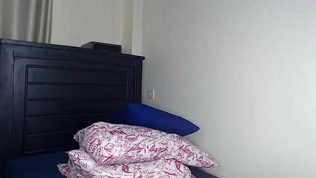 NIKKIE LOVE online show from 01/08/26, 08:16