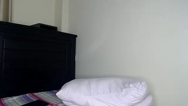 NIKKIE LOVE online show from 04/16/26, 12:17