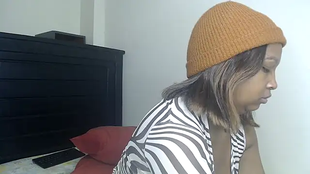 NIKKIE LOVE online show from 04/30/26, 10:14