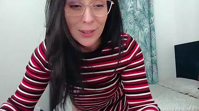 Snapshot of Lilith__D chatting on 12/10/24, 08:27 Lilith D online show from 12/10/24, 08:27