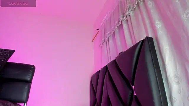 Snapshot of stephany_doll_ chatting on 10/31/25, 11:33 stephany doll online show from 10/31/25, 11:33