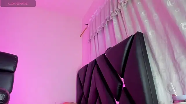 Snapshot of stephany_doll_ chatting on 12/16/25, 03:55 stephany doll online show from 12/16/25, 03:55