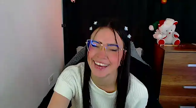 Snapshot of Isa_Maiden1 chatting on 12/20/24, 10:11 Isa Maiden1 online show from 12/20/24, 10:11