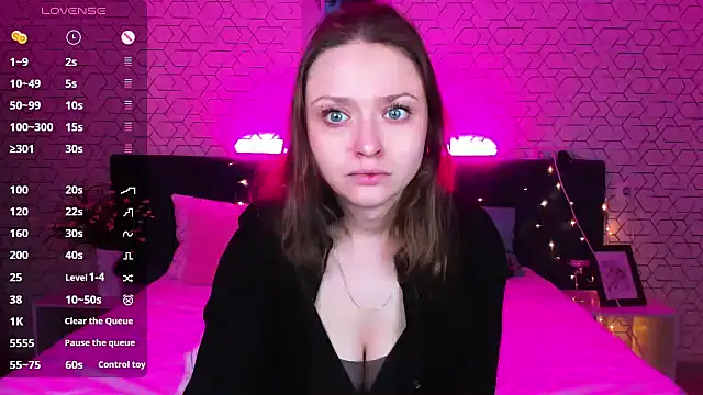 Snapshot of Linda_Bryant chatting on 12/24/24, 12:55 Linda Bryant online show from 12/24/24, 12:55