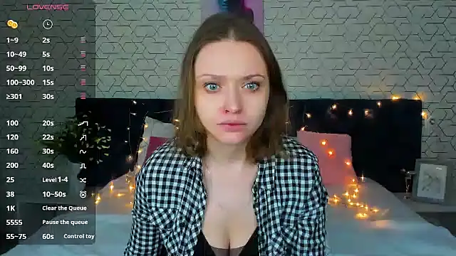 Snapshot of Linda_Bryant chatting on 02/07/25, 12:53 Linda Bryant online show from 02/07/25, 12:53