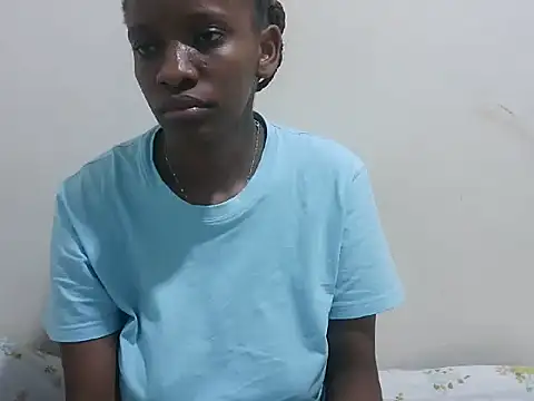 Snapshot of prettybeee chatting on 02/09/26, 11:42 prettybeee online show from 02/09/26, 11:42