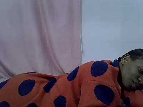 prettybeee online show from 04/16/26, 08:42