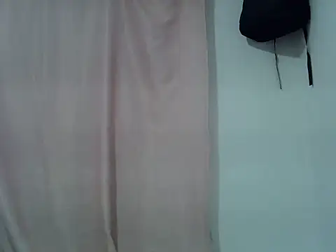 prettybeee online show from 04/18/26, 05:06