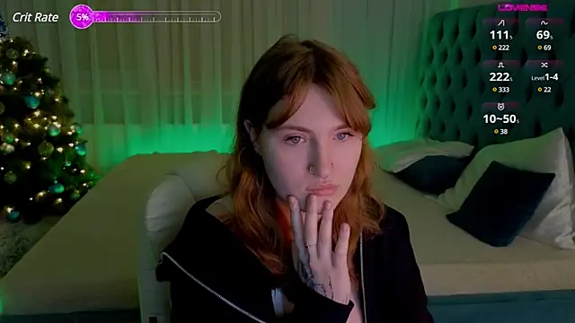 Snapshot of _Chlo__e chatting on 12/19/24, 10:00 Chlo e online show from 12/19/24, 10:00