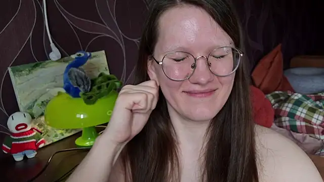 Snapshot of MiriamOr chatting on 06/22/26, 10:45 MiriamOr online show from 06/22/26, 10:45