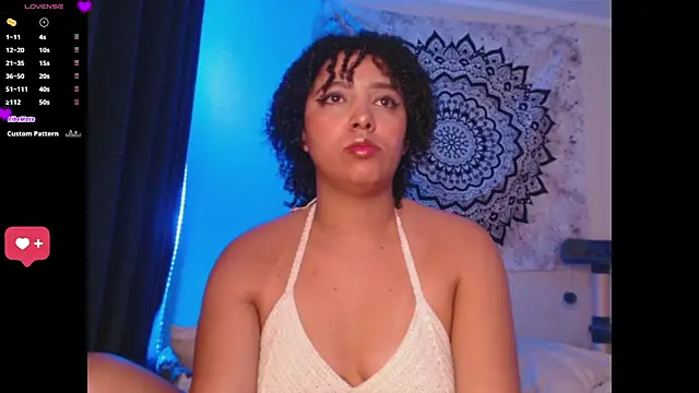 Snapshot of michell_bling1 chatting on 03/01/25, 03:10 michell bling1 online show from 03/01/25, 03:10