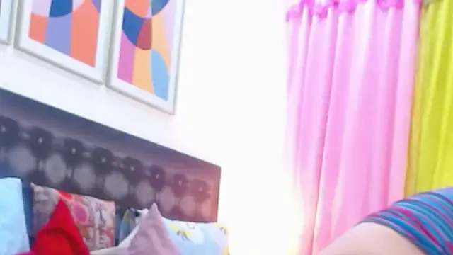 sandra 20 online show from 11/09/25, 10:57