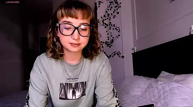 Snapshot of Cosmo_Riri chatting on 12/22/24, 07:00 Cosmo Riri online show from 12/22/24, 07:00