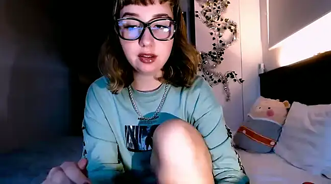 Snapshot of Cosmo_Riri chatting on 12/29/24, 04:38 Cosmo Riri online show from 12/29/24, 04:38