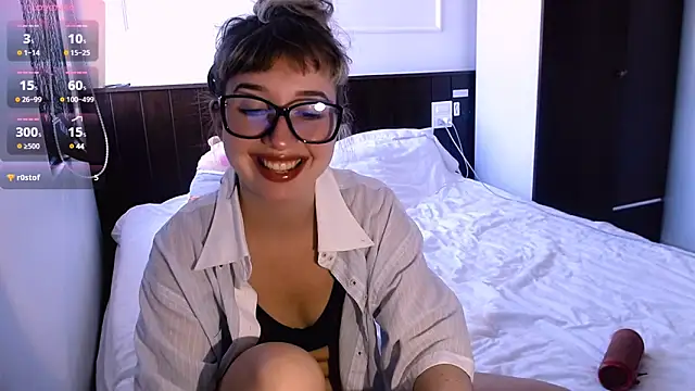 Snapshot of Cosmo_Riri chatting on 02/01/25, 05:49 Cosmo Riri online show from 02/01/25, 05:49