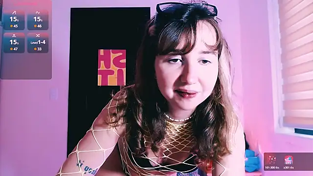 Snapshot of Cosmo_Riri chatting on 11/23/25, 06:46 Cosmo Riri online show from 11/23/25, 06:46