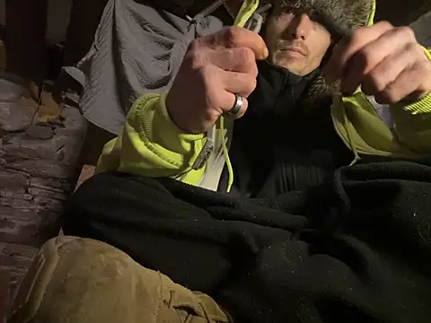 Snapshot of KBONE36 chatting on 03/13/25, 09:32 KBONE36 online show from 03/13/25, 09:32