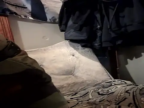 Snapshot of KBONE36 chatting on 10/09/25, 12:41 KBONE36 online show from 10/09/25, 12:41