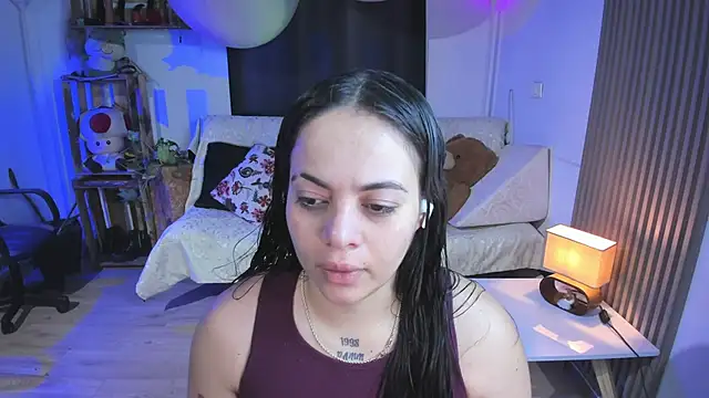 Snapshot of Cuttiealice chatting on 02/09/25, 01:14 Cuttiealice online show from 02/09/25, 01:14