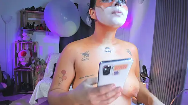 Snapshot of Cuttiealice chatting on 02/12/25, 03:38 Cuttiealice online show from 02/12/25, 03:38