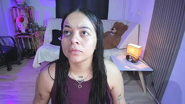 Snapshot of Cuttiealice chatting on 02/14/25, 03:15 Cuttiealice online show from 02/14/25, 03:15