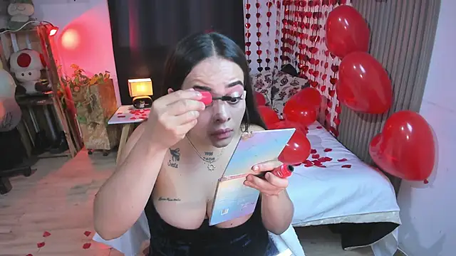 Snapshot of Cuttiealice chatting on 02/14/25, 09:21 Cuttiealice online show from 02/14/25, 09:21