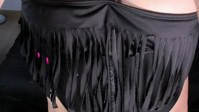 Snapshot of Cuttiealice chatting on 03/11/25, 06:21 Cuttiealice online show from 03/11/25, 06:21