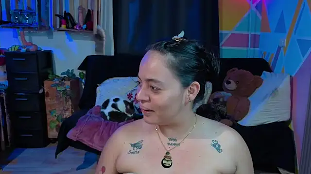 Snapshot of Cuttiealice chatting on 09/10/25, 05:35 Cuttiealice online show from 09/10/25, 05:35