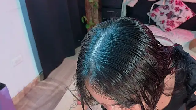 Snapshot of Cuttiealice chatting on 09/21/25, 01:13 Cuttiealice online show from 09/21/25, 01:13