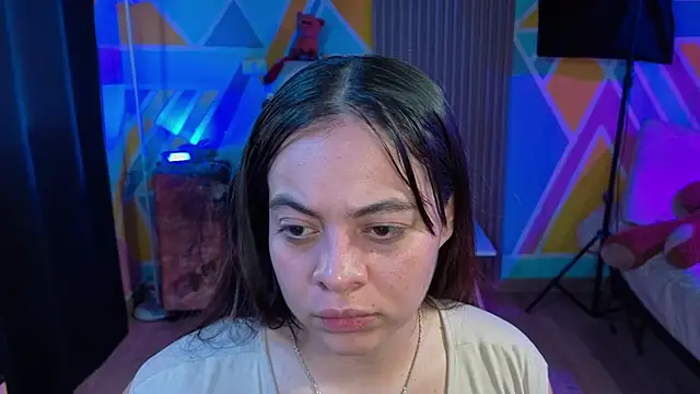 Snapshot of Cuttiealice chatting on 10/14/25, 01:12 Cuttiealice online show from 10/14/25, 01:12