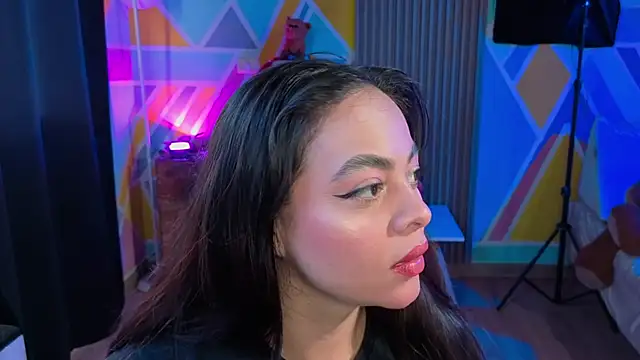 Snapshot of Cuttiealice chatting on 10/17/25, 01:57 Cuttiealice online show from 10/17/25, 01:57