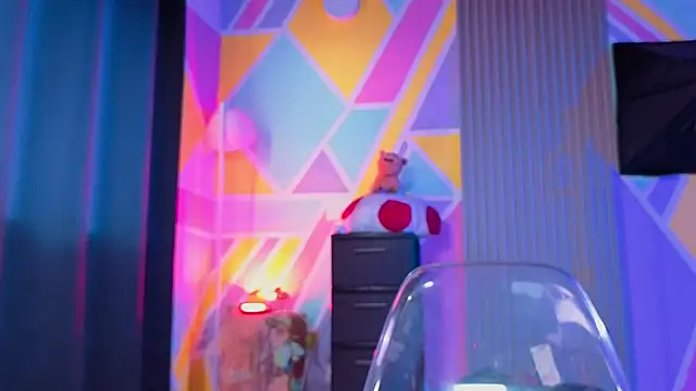 Snapshot of Cuttiealice chatting on 10/23/25, 12:26 Cuttiealice online show from 10/23/25, 12:26