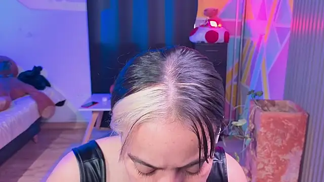 Snapshot of Cuttiealice chatting on 11/06/25, 12:39 Cuttiealice online show from 11/06/25, 12:39