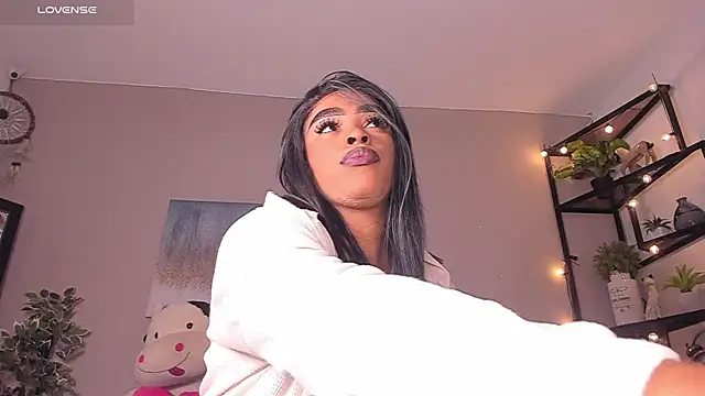 Briana Wells  online show from 03/25/26, 12:44