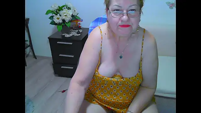 Hyllda online show from 03/19/25, 10:09