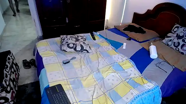 ivonne  hott1 online show from 02/02/25, 01:12