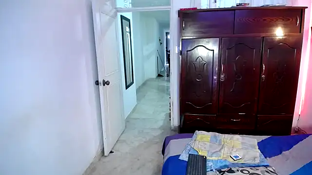 ivonne  hott1 online show from 03/07/25, 09:06