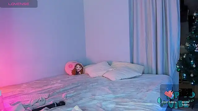 Snapshot of EllenMays chatting on 12/26/24, 04:53 EllenMays online show from 12/26/24, 04:53