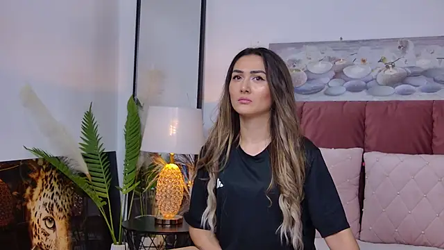 NicolLopeze online show from 01/28/25, 05:56