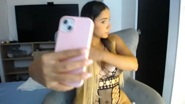 natalie fox23 online show from 01/29/25, 03:37