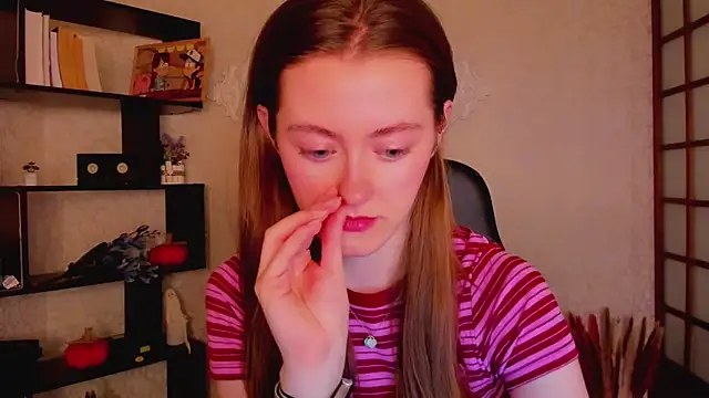 KateCuddle online show from 12/23/24, 01:51