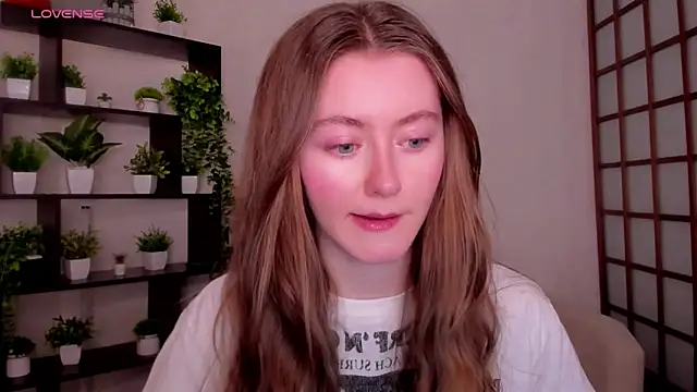 KateCuddle online show from 12/16/25, 02:27